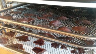 Sušené hovězí maso – jerky díky sušičce Yden