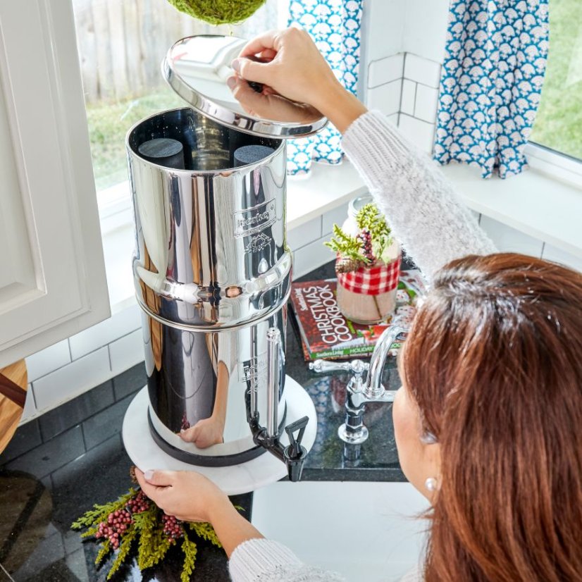 Berkey NMCL Indoor Holiday2018 E Commerce (6)