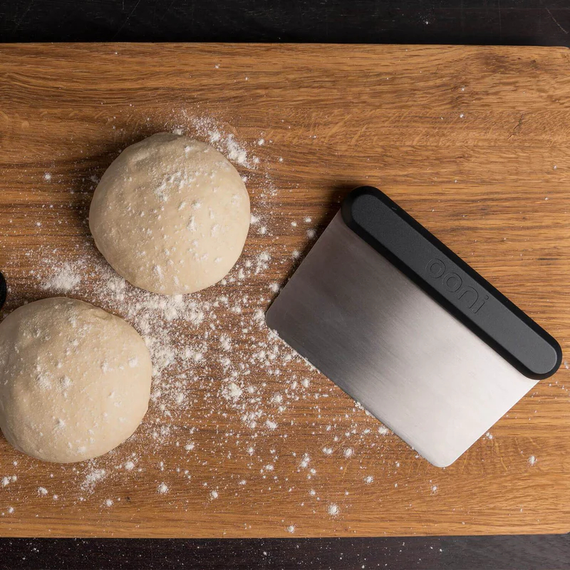 Ooni Dough Scraper Lifestyle2